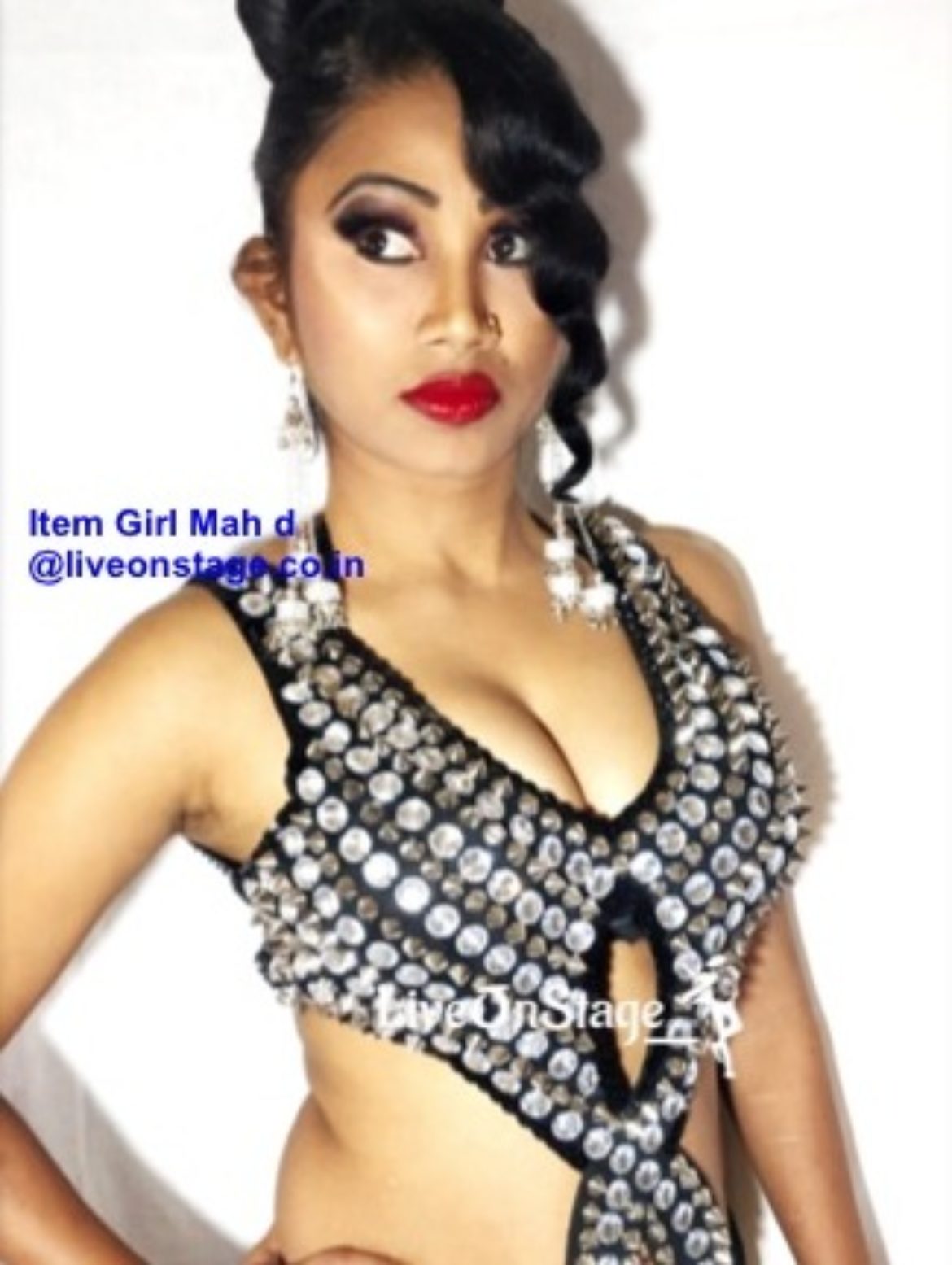 Item Girl, Item Dancer, Exotic Dancer, Bollywood Dancer, Solo Dancer, Stage Show, Weddings, Corporate Events, Live On Stage, Live On Stage Weddings,
