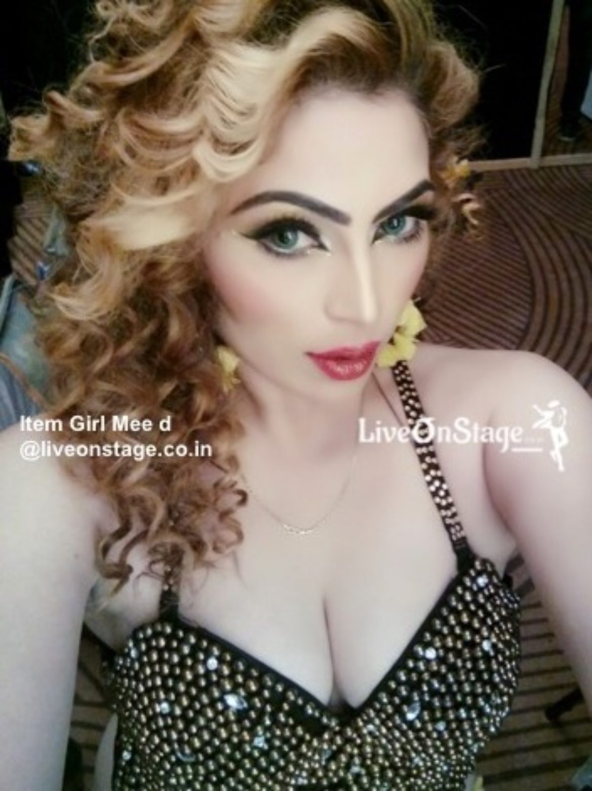 Item Girl, Item Dancer, Exotic Dancer, Bollywood Dancer, Solo Dancer, Stage Show, Weddings, Corporate Events, Live On Stage, Live On Stage Weddings,